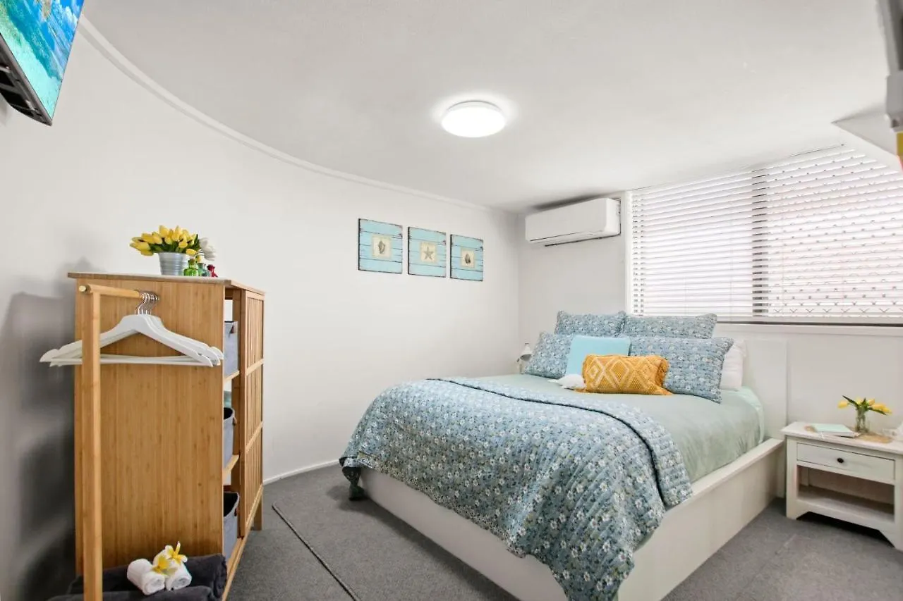 Apartment Edgecliffe Unit 2 4 Esplanade Bulcock Beach Caloundra